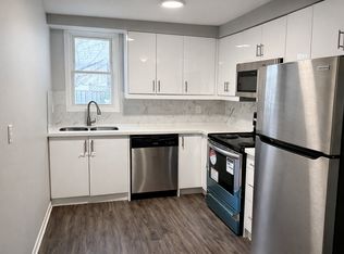 22 Dacotah St #2, Saint Catharines, ON L2R 1Z4