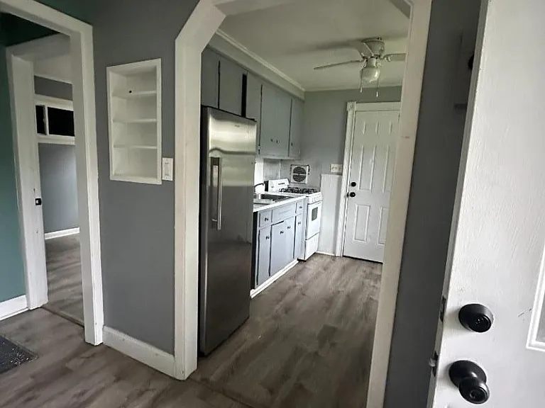 4 Florida Ave — Photo 9