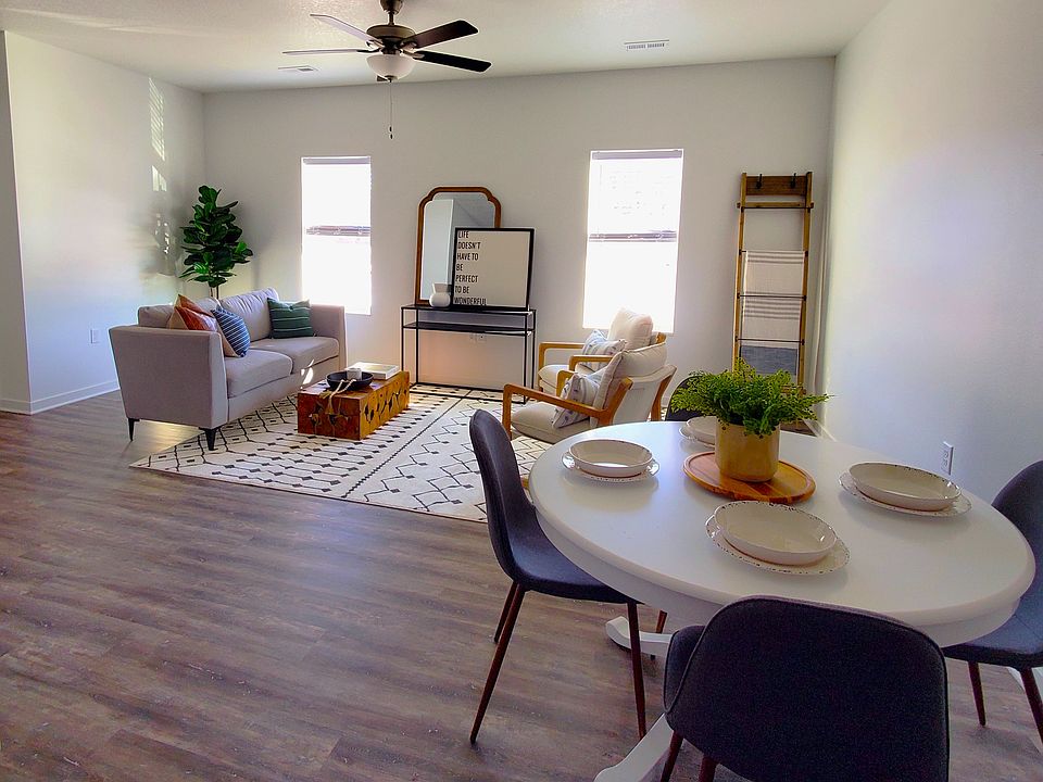 1st image of 210 Wilson St #105