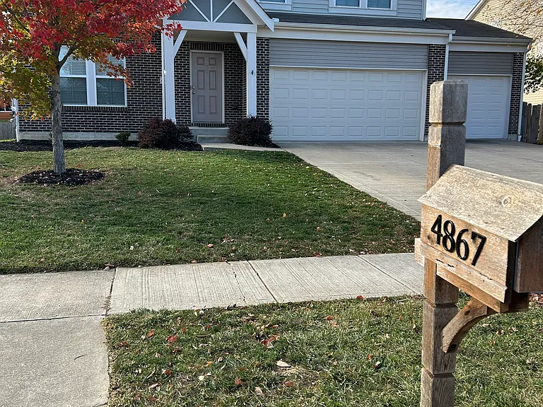 4867 Adwell Loop — Photo 1