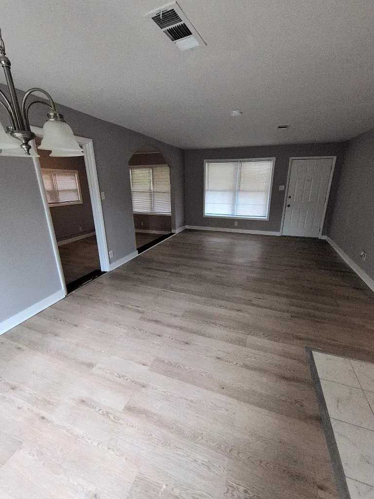 3 bed, 2.0 bath, 1375 sqft, $1,580 — Photo 2