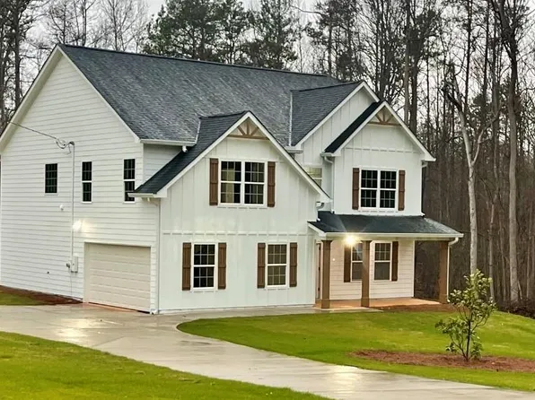 43 Farm Ln, Royston, GA 30662