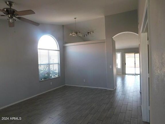 3rd image of 6905 E Lomita Ave