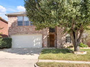 12849 Honey Locust Cir, Euless, TX 76040