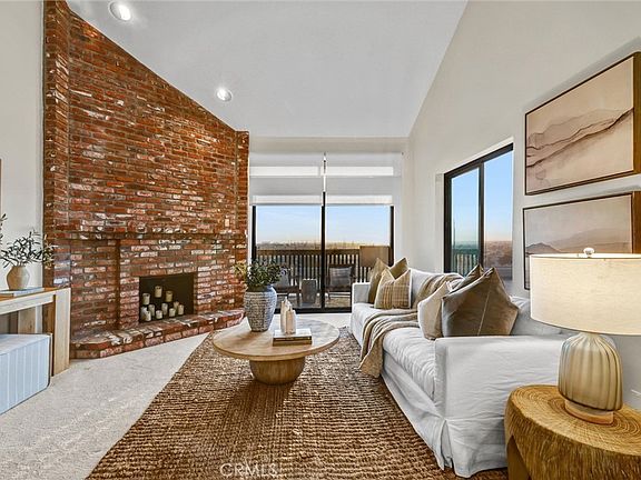 5th image of 2157 Pacific Ave APT B202