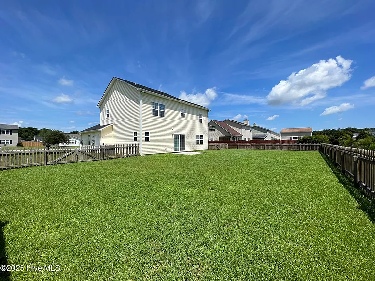 304 Mann St — Photo 36