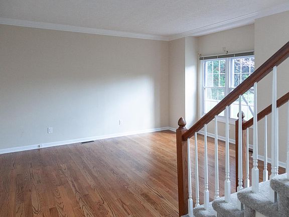 3rd image of 1219 Harper Pl