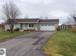 2087 Labrador Ln, Grawn, MI 49637