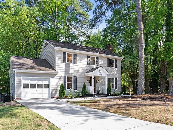 2nd image of 1002 Apache Ln