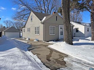 1929 S Menlo Ave, Sioux Falls, SD 57105