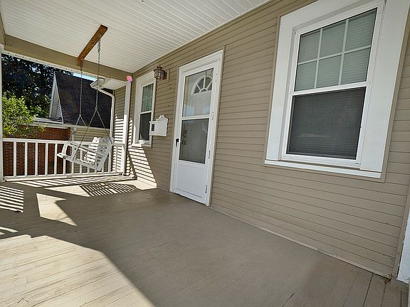 2nd image of 1609 Sycamore St