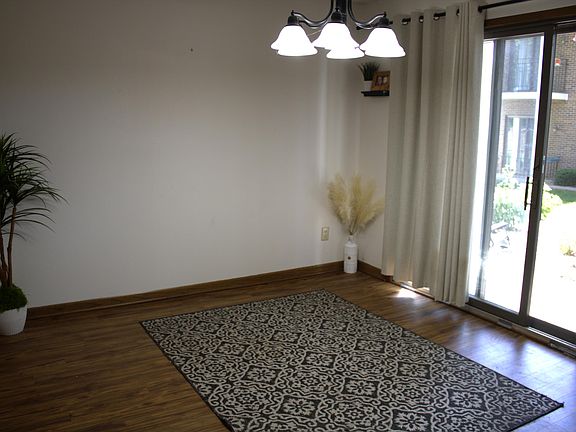 5th image of 1112 49th St Unit 2