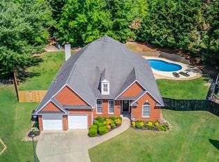 2677 Gold Rust Dr, Buford, GA 30519