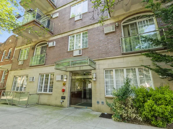 1570 West Tenth Street image 2 of 15