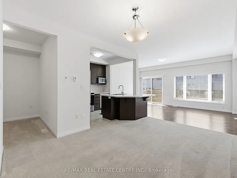 37 Greenwich Ave — Photo 11