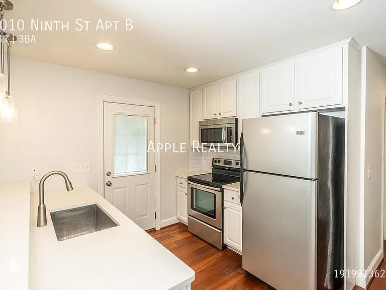 1010 9th St #B — Photo 4