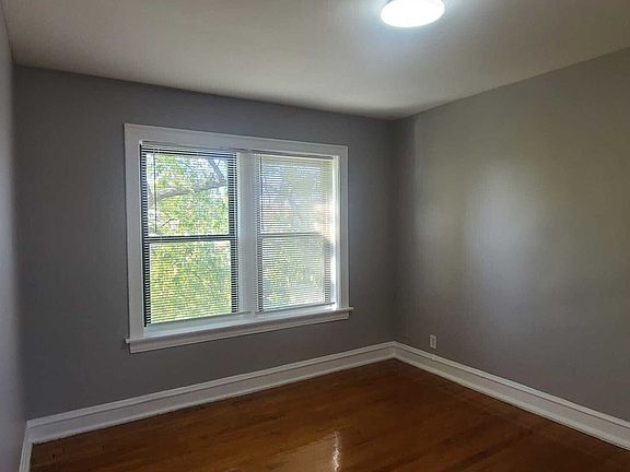 3rd image of 6915-25 S Dante Ave #6915-3