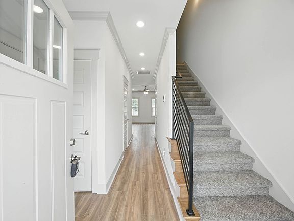 4th image of 533 Charleston Cove Way