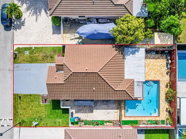 7762 NW 194th St, Hialeah, FL 33015