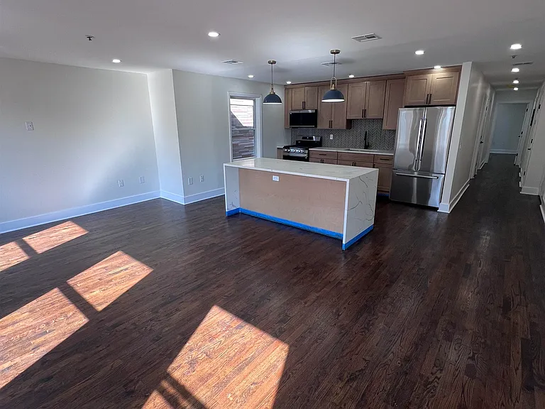 427-429 Martin Luther King Jr Dr #3 — Photo 9