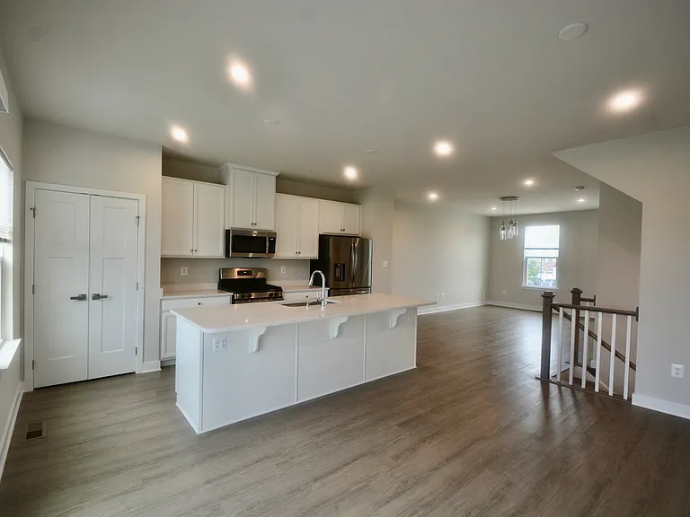126 Fletcher Cir — Photo 3