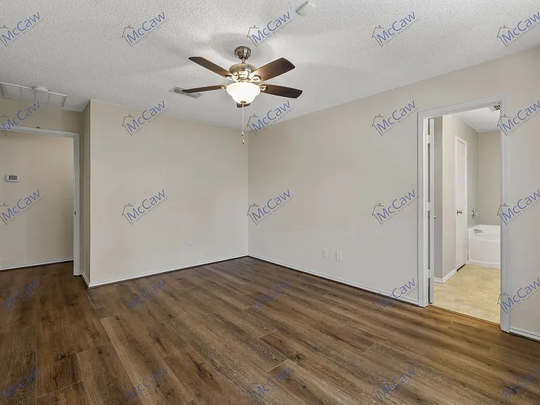 5719 Colebrook Trl — Photo 11