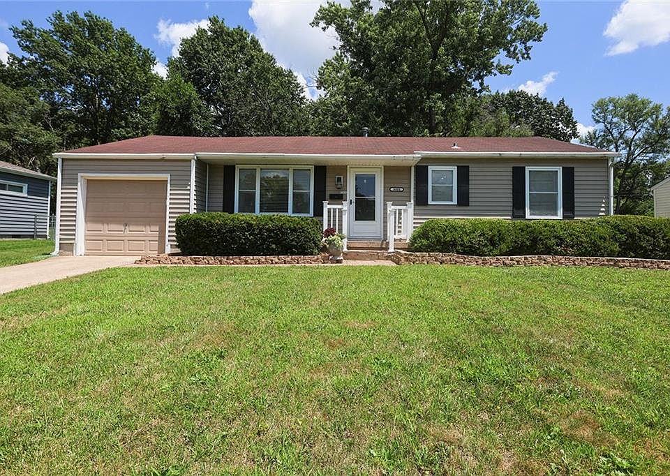1st image of 8001 Reeds Rd