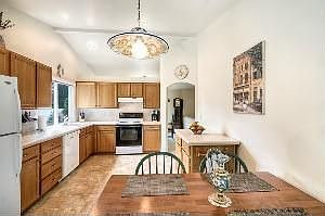 5th image of 3624 Arbor Dr SE