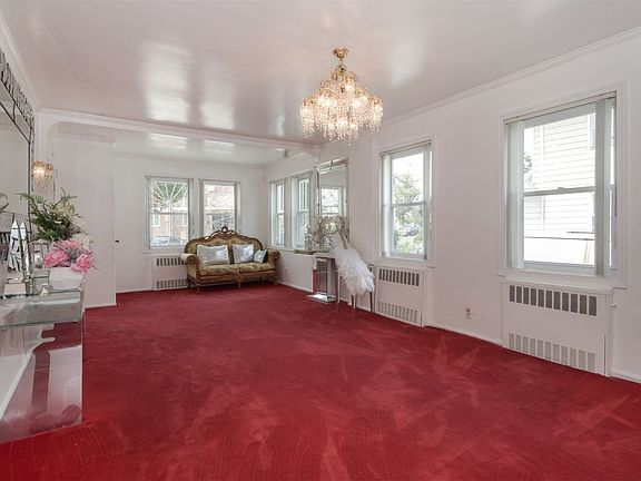 4th image of 85-65 159th St