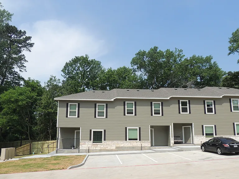 Cottage Pointe — Photo 4