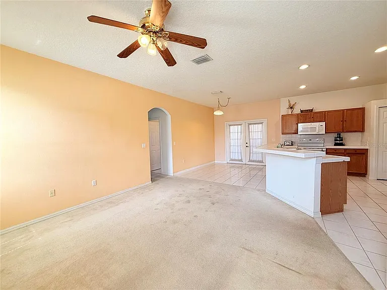 3010 Victoria Dr — Photo 10