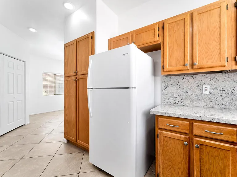 2560 Silver Shadow Dr — Photo 9