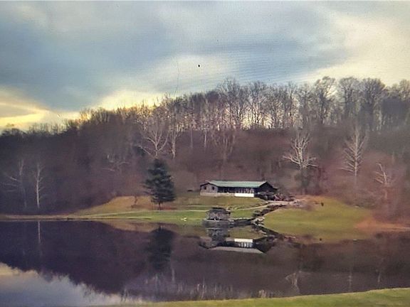 5th image of 150 Lois Ln