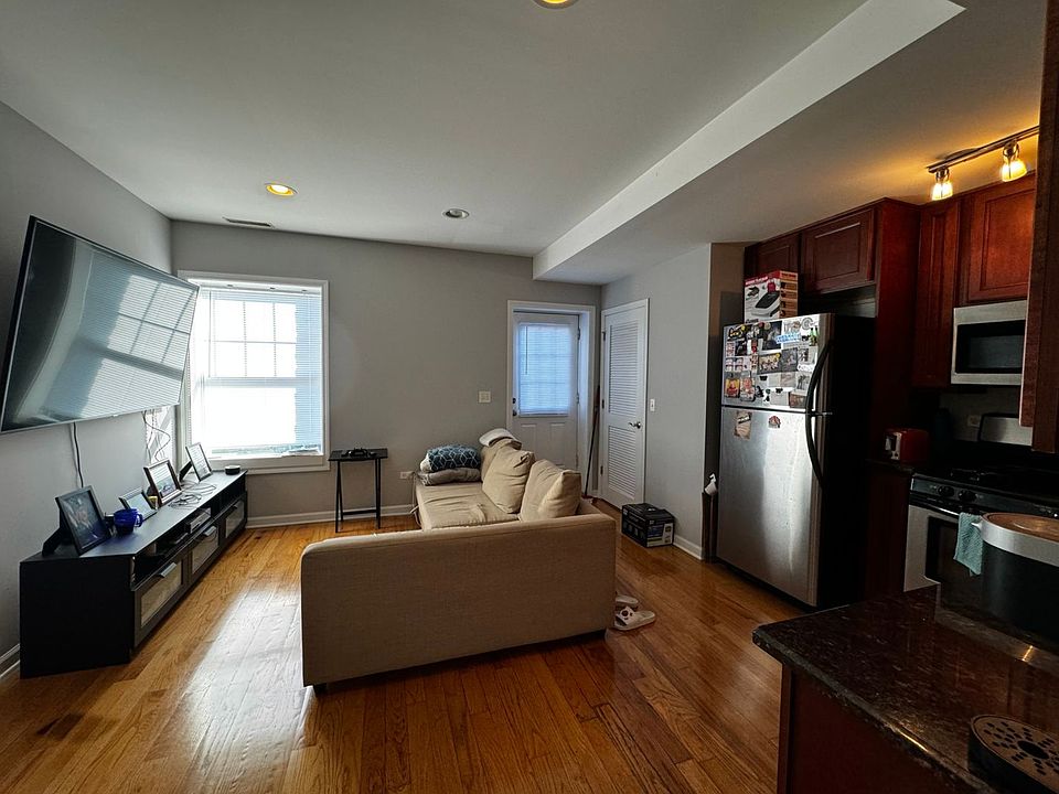 1st image of 4057-59 W Melrose St #3