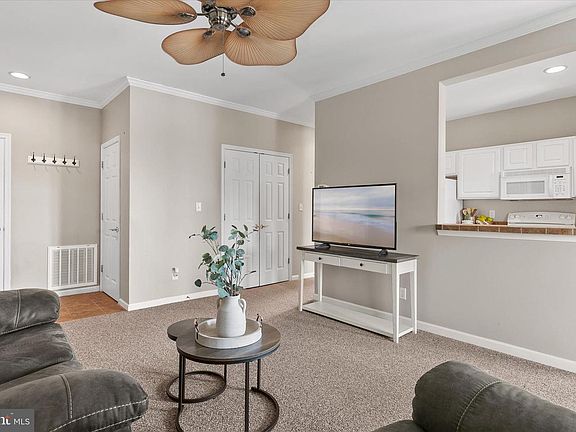 4th image of 1400 Pebble Dr Unit 1424