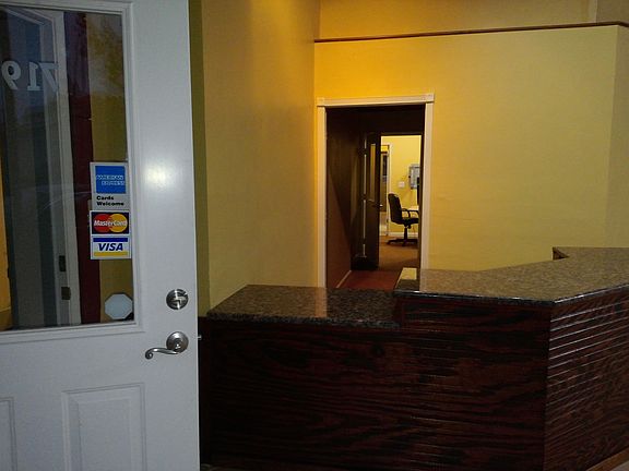 4th image of 715 Tennessee St
