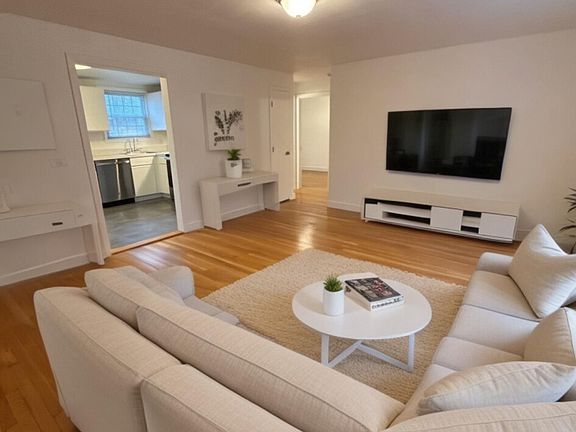 2nd image of 19 Park Ave APT 4