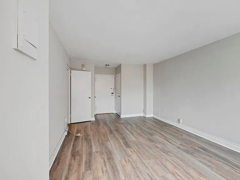1021 Arlington Blvd #914 — Photo 2