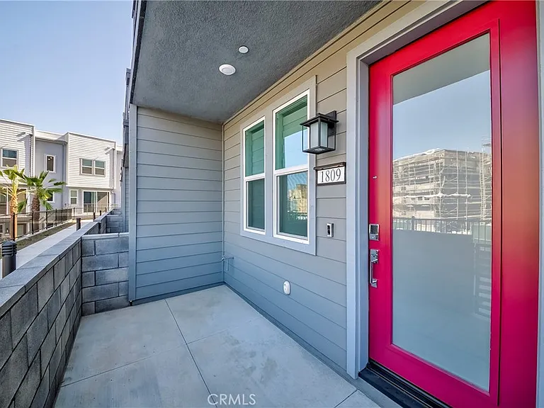 1809 Lychee St — Photo 1