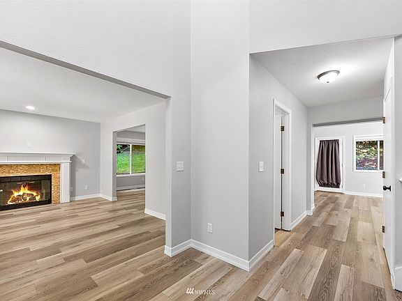 3rd image of 2614 41st St SE