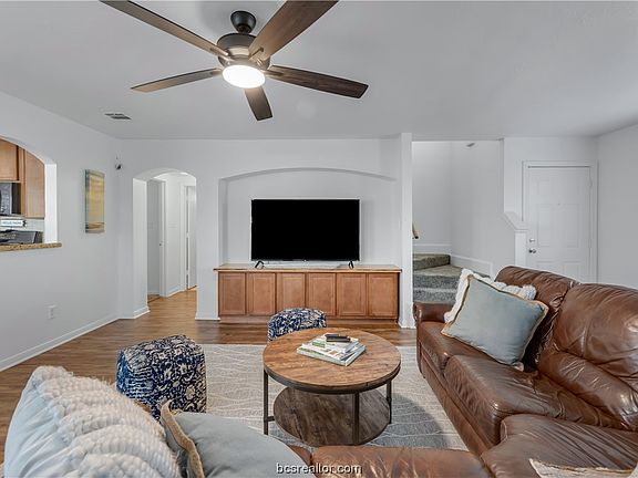 5th image of 514 Nelson Ln