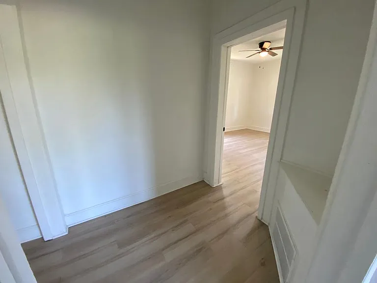 607 Glasgow Rd — Photo 5