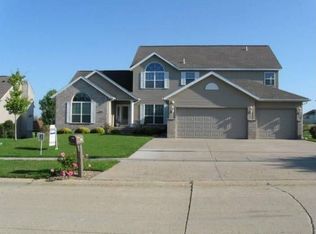 2660 Hunters Ridge Rd, Marion, IA 52302