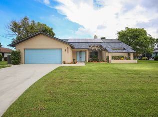 106 Hourglass Dr, Venice, FL 34293