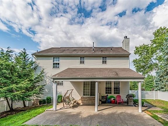 3rd image of 8001 Saddlewood Dr
