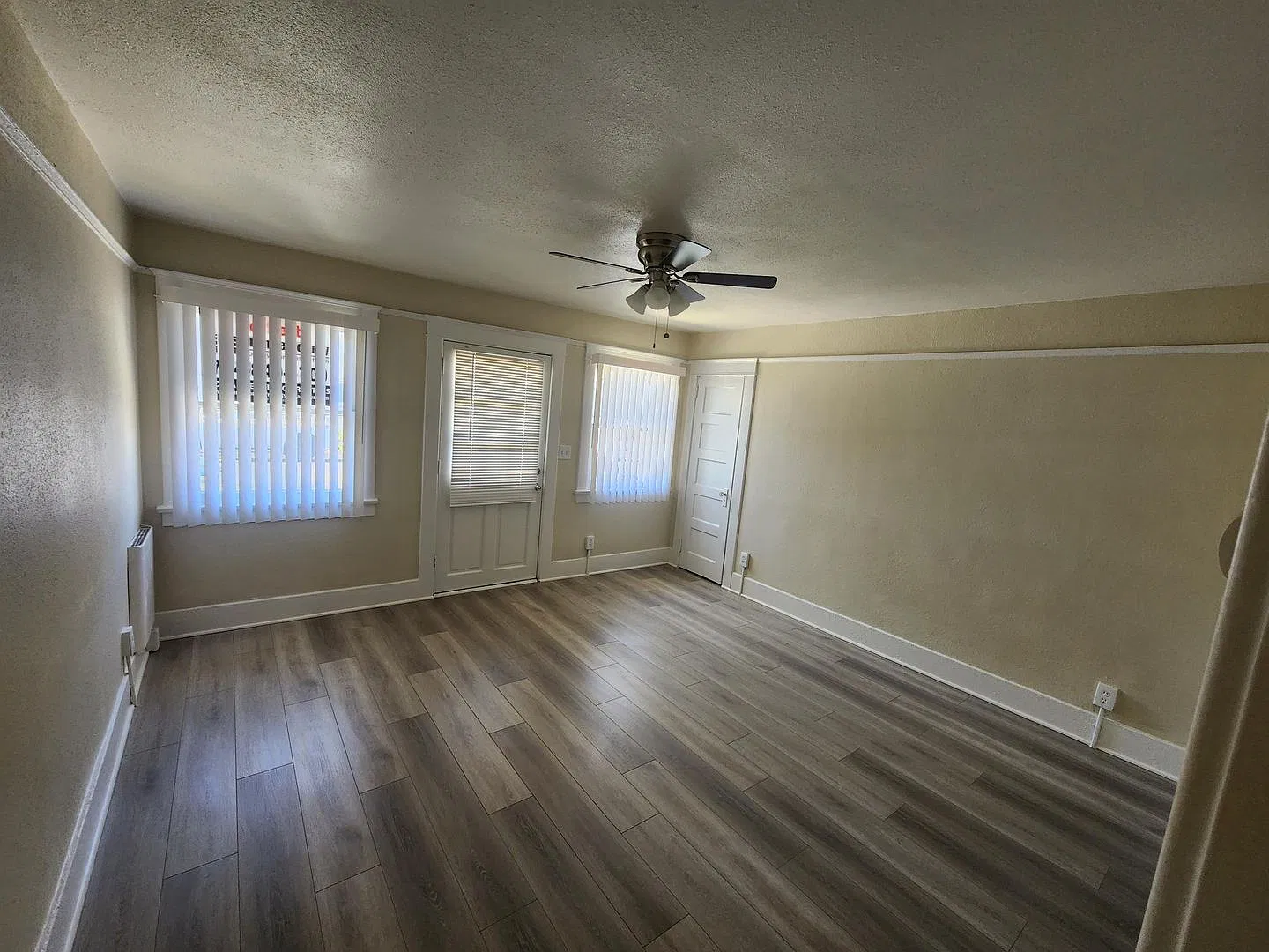 PECAN201-205 — Photo 2