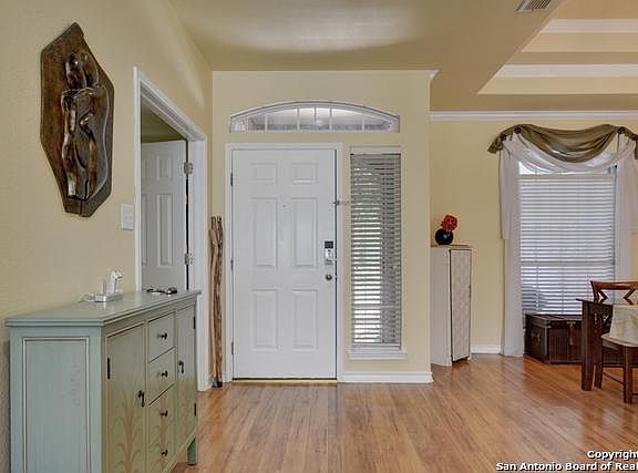 4th image of 120 Blossom Ct