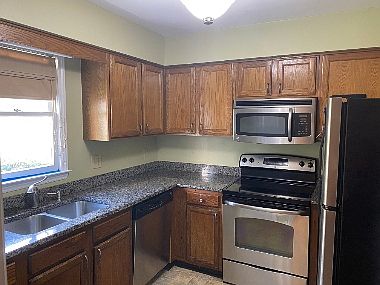 3rd image of 1927 Trexler Ct