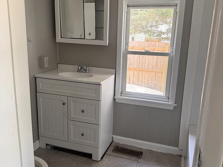 1115 S Main Ave — Photo 27