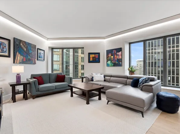 950 N Michigan Ave APT 2804, Chicago, IL 60611